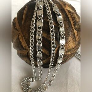Sarah Coventry silver tone necklace